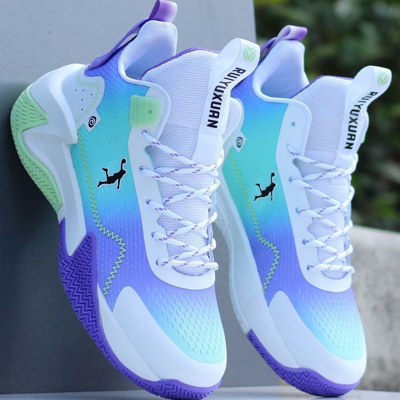 Basketball shoes for players